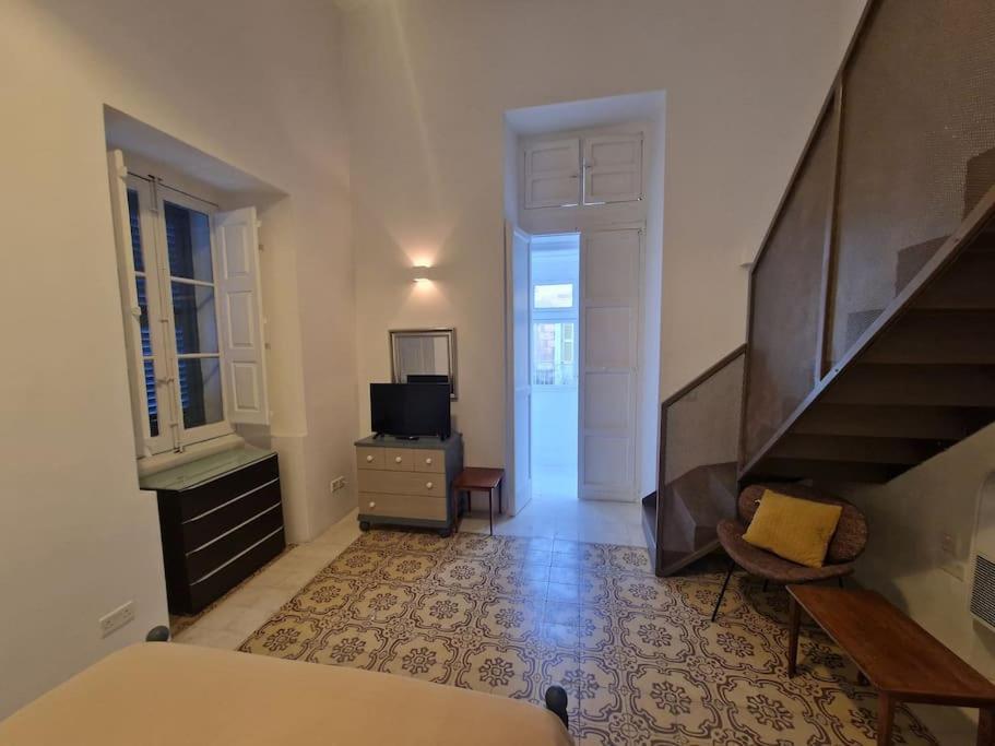 איל-פוריאנה No 60, 2Nd Floor, Centrally Located, Fully Equipped Studio Apt מראה חיצוני תמונה